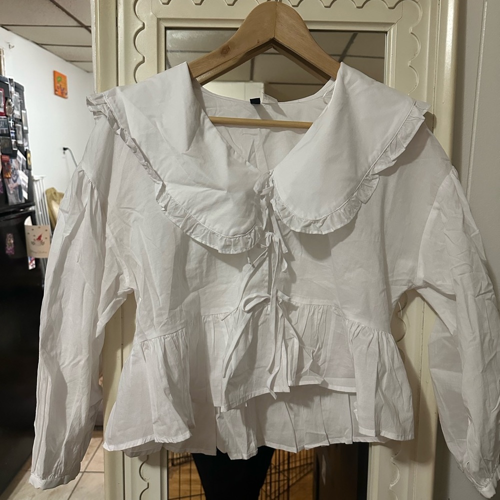 Elegant White Ruffled Women's Top
